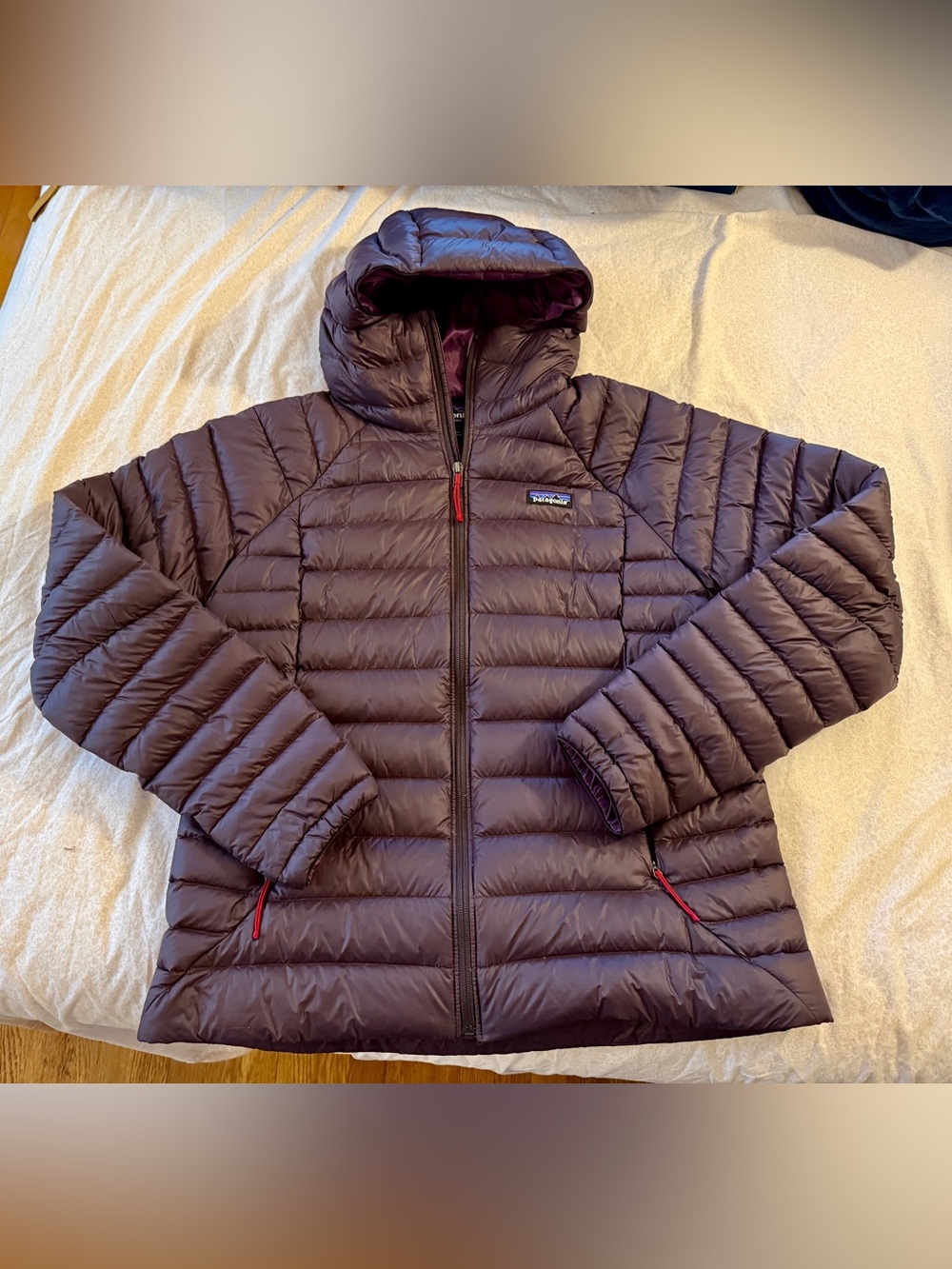 Patagonia Down Sweater Hoody wmn large